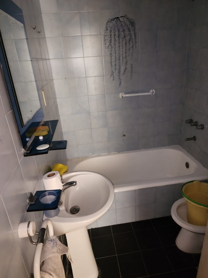 2 ambientes al frente con balcon gran recepcion cocina lavadero