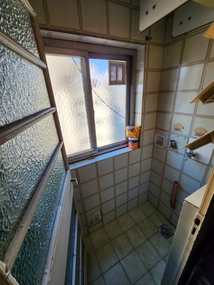 2 ambientes al frente con balcon gran recepcion cocina lavadero