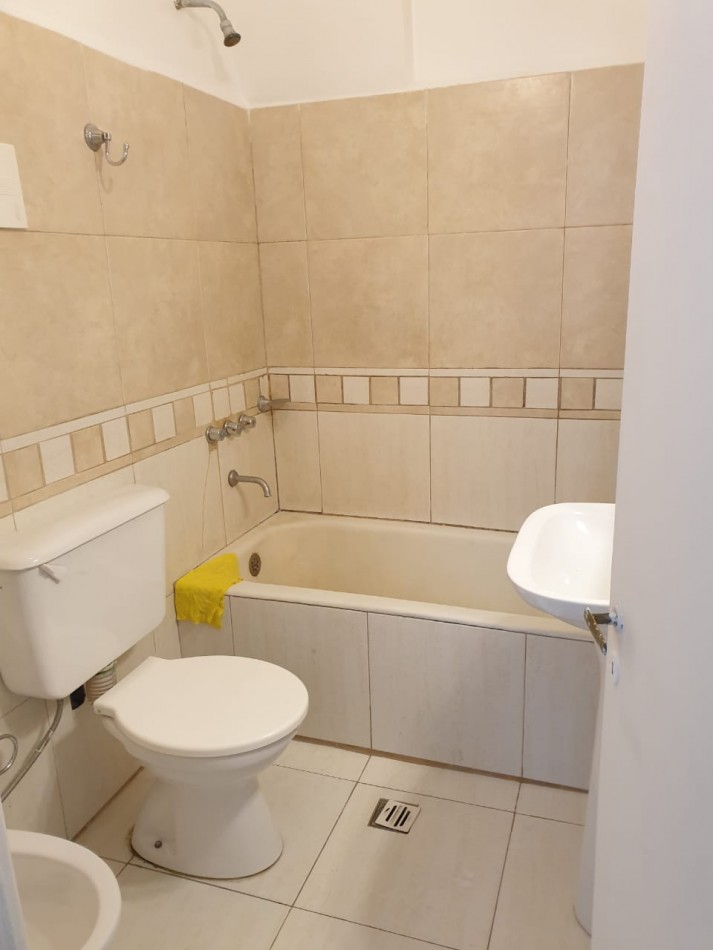 Monoambiente divisible baño cocina lavadero aire acondicionado recien pintado