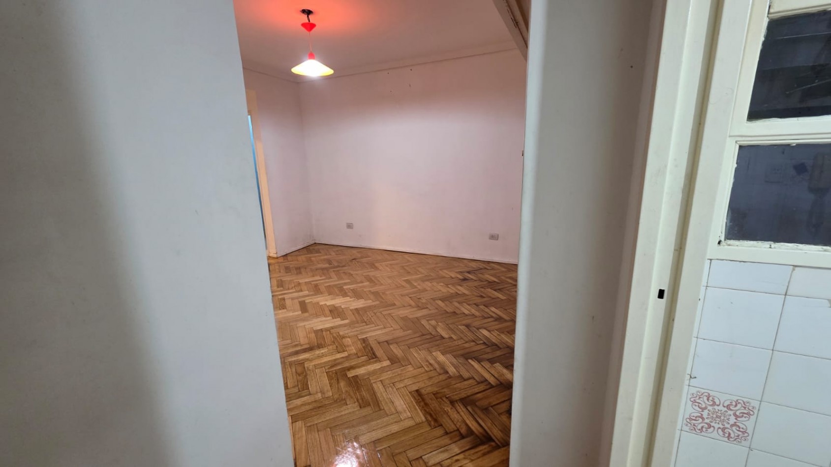 Dos ambientes con patio y conexion para lavarropas cocina