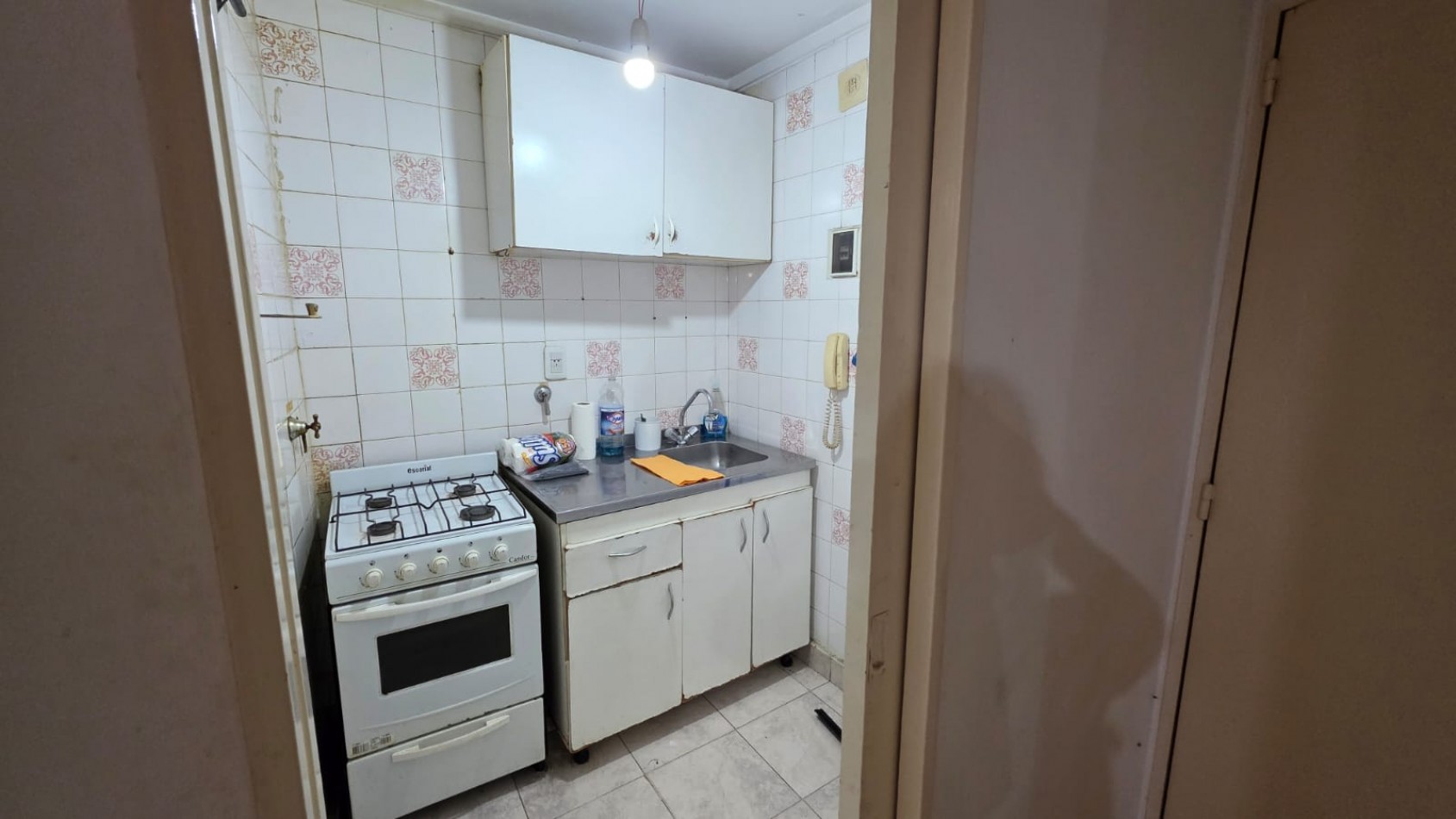 Dos ambientes con patio y conexion para lavarropas cocina