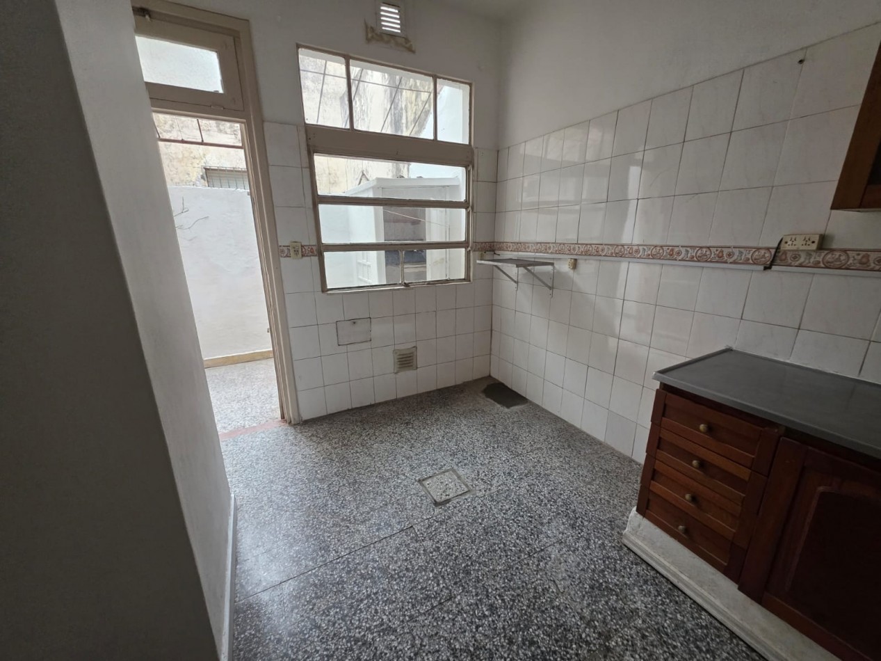 Estupendo PH, en planta baja 2 ambientes tipo casa Sin Expensas con patio
