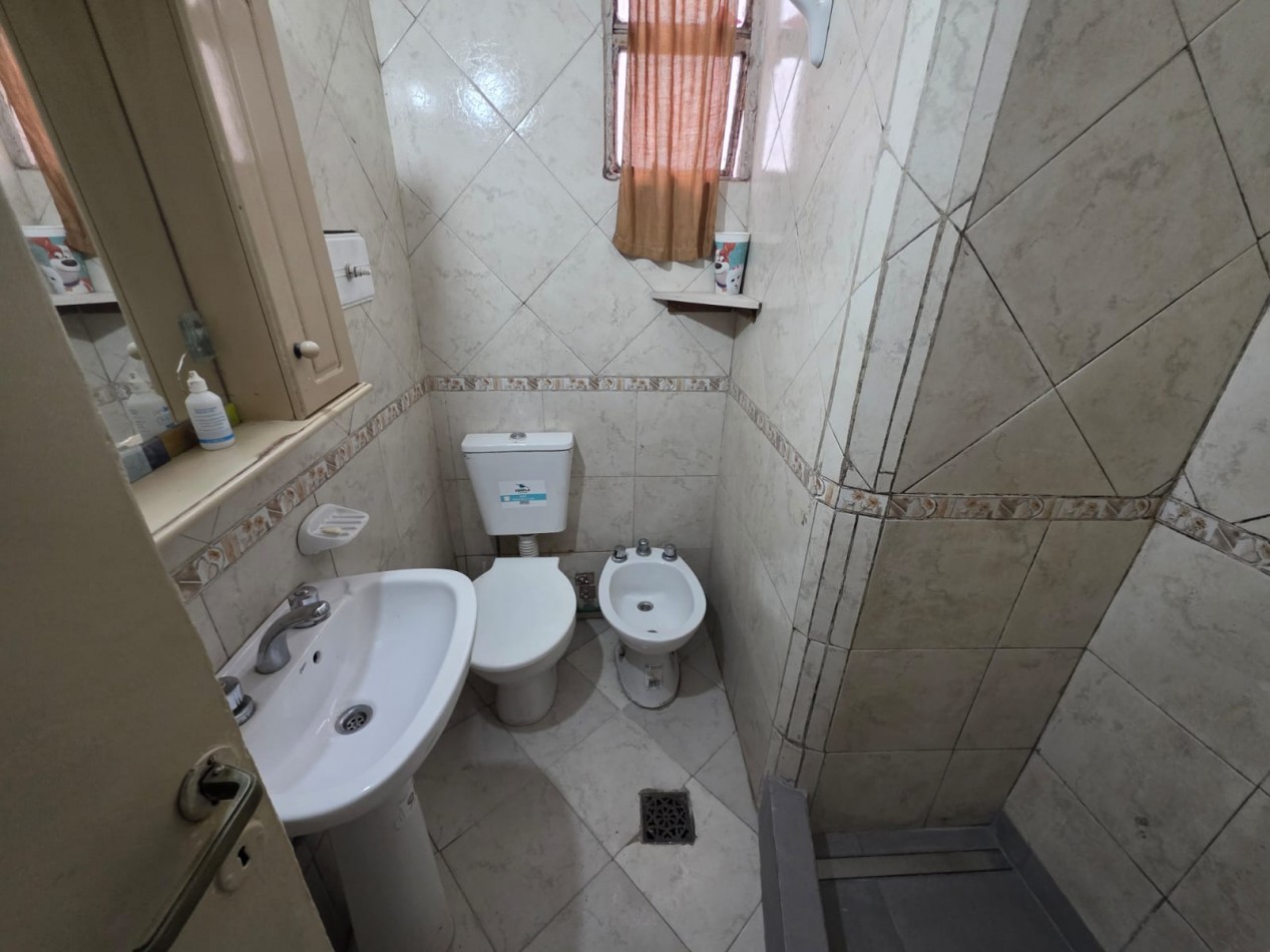 Estupendo PH, en planta baja 2 ambientes tipo casa Sin Expensas con patio