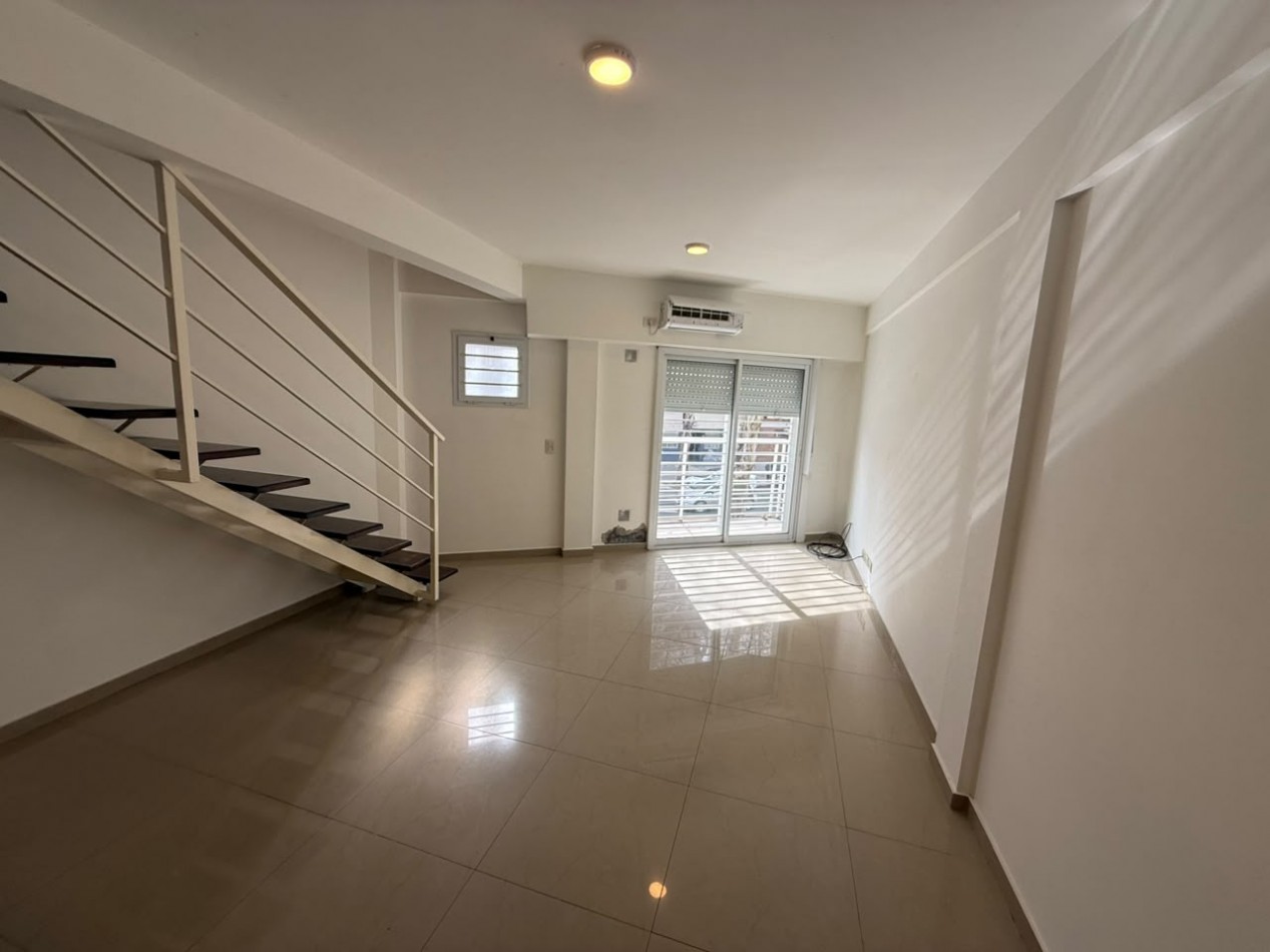 Divino Duplex!!! 2 ambientes frente c/balcon cerca subte 