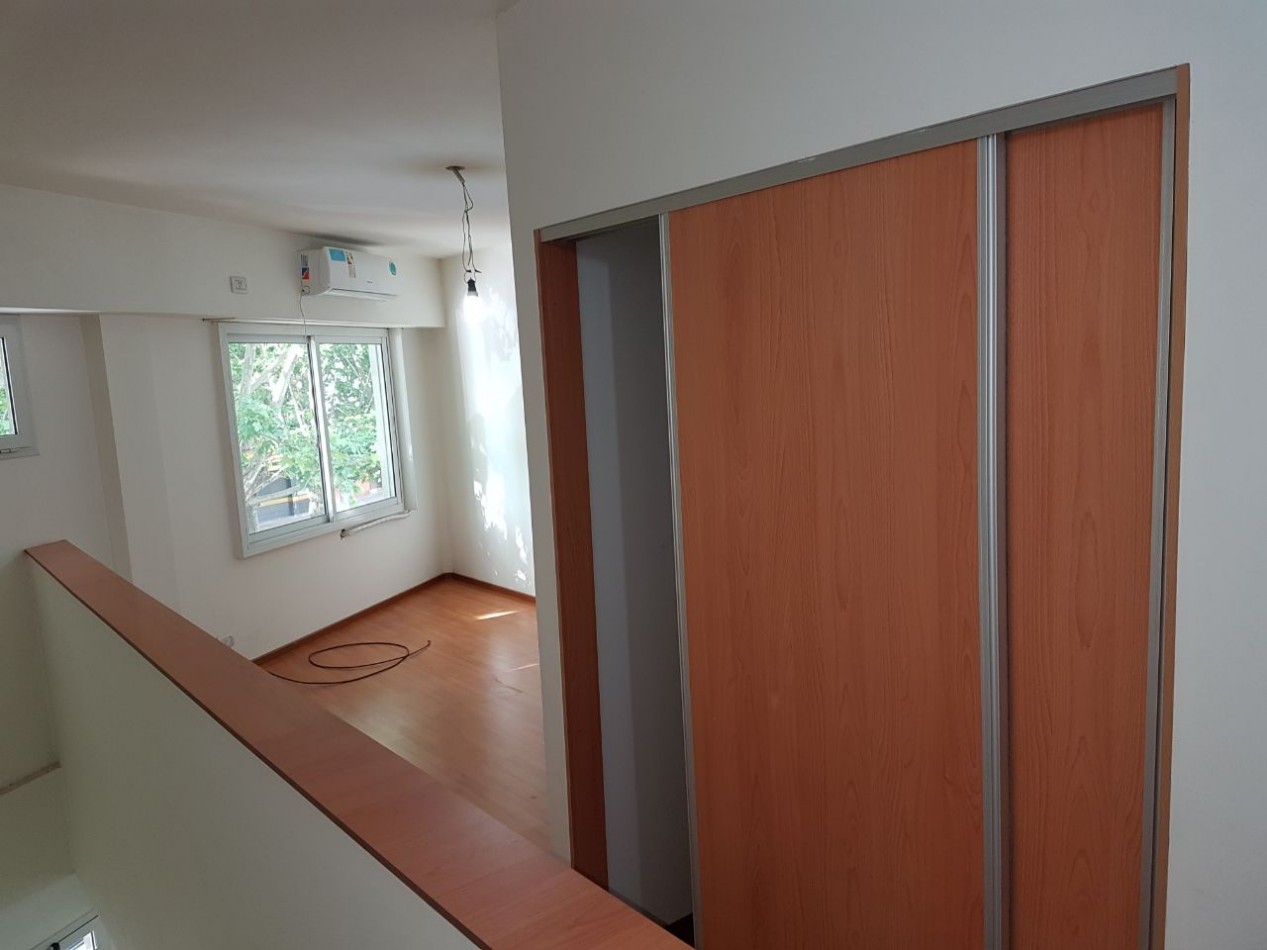 Divino Duplex!!! 2 ambientes frente c/balcon cerca subte 