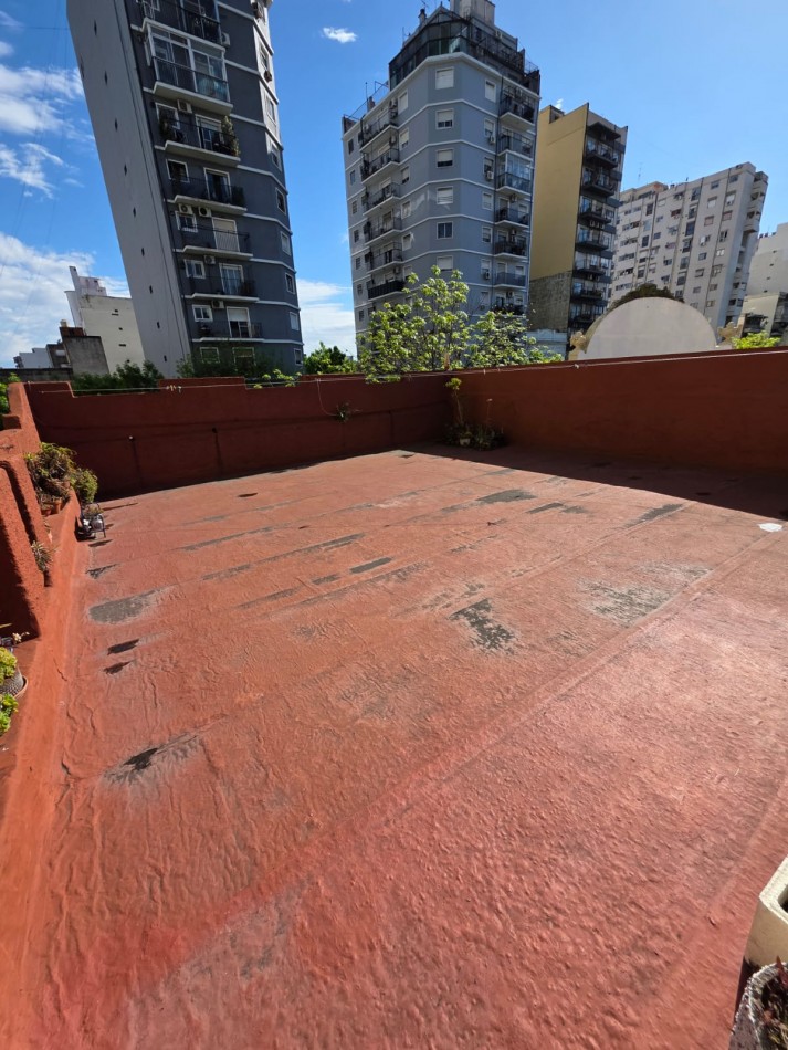 Excelente PH 6 ambientes tipo casa sin expensas entrada independiente de estilo