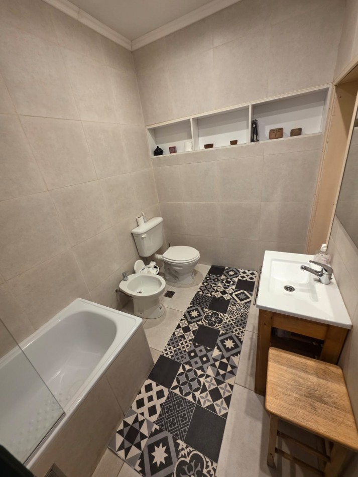 Excelente PH 6 ambientes tipo casa sin expensas entrada independiente de estilo