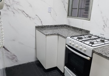 Amplio 3 ambientes cocina y baño a nuevo APTO PROFESIONAL