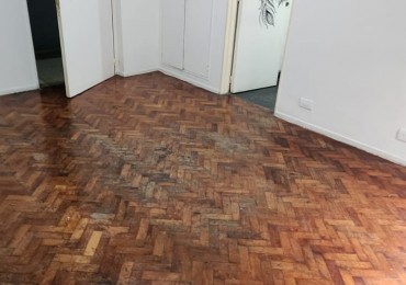 Venta departamento 2 ambientes baño cocina pisos de parquet