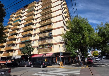 Dos ambientes con patio y conexion para lavarropas cocina