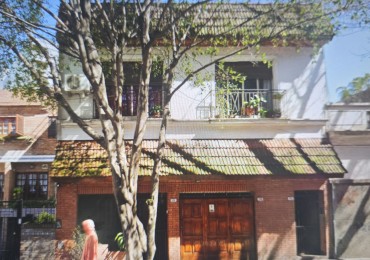 Lote propio 8.66 x 38.00 con 3 PH de 4 amb c/u en perfecto estado sin subdividir Ideal constructor flipping